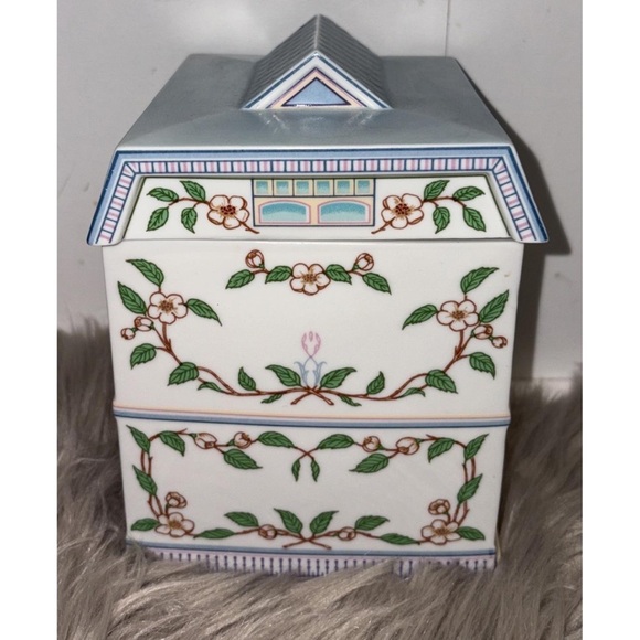 Lenox Tea Shoppe Ceramic Canister with Floral Design - Picture 3 of 8